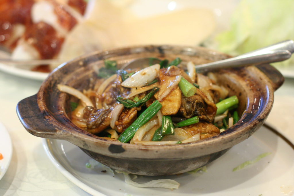 Stir Fried Oyster with Ginger and Scallions (薑蔥炒蠔)