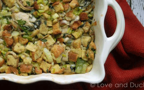 Oyster stuffing with mushrooms and leeks